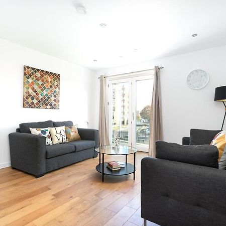 Skyvillion - Olympic View London Stratford Apartment Bagian luar foto