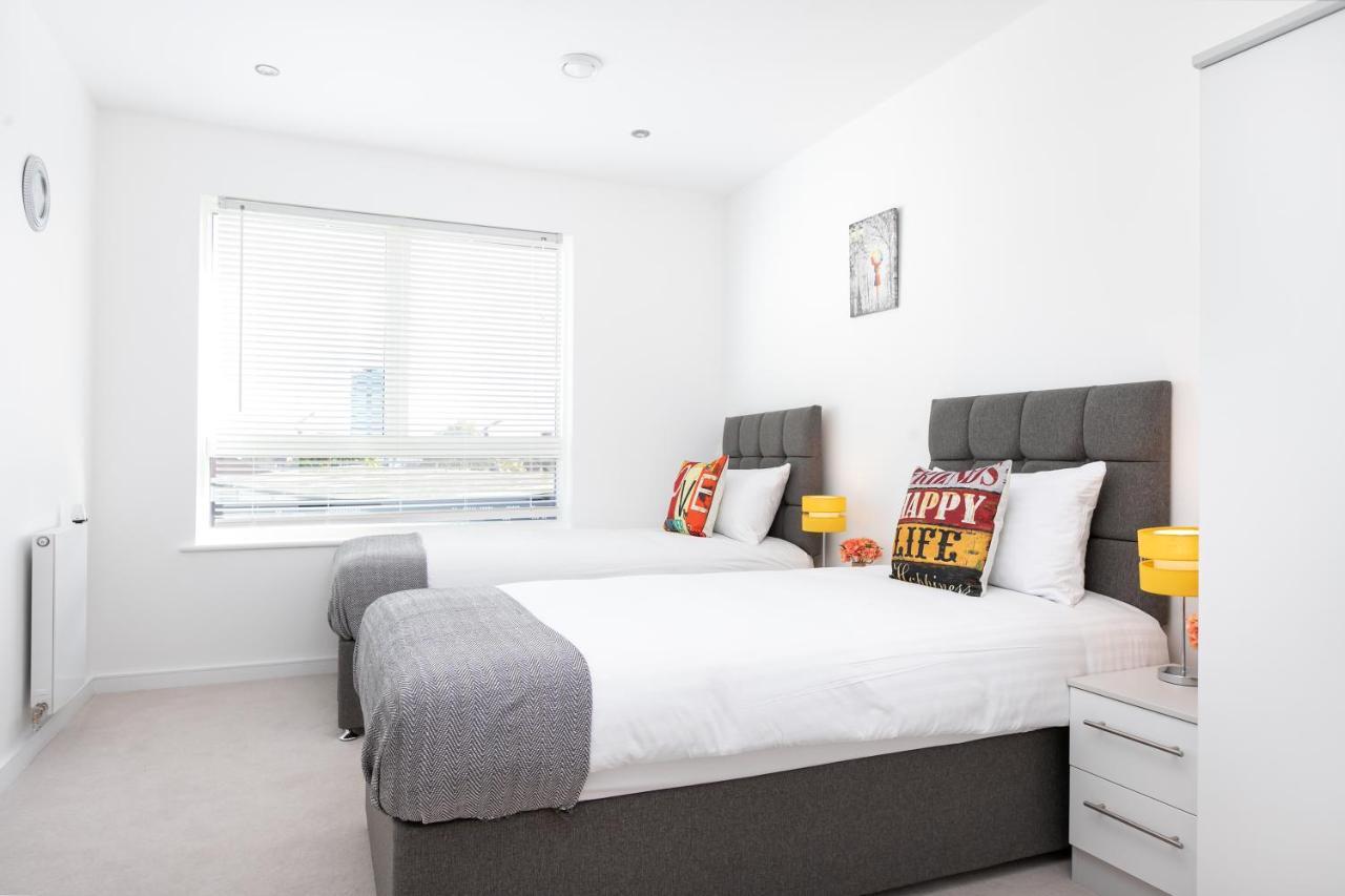 Skyvillion - Olympic View London Stratford Apartment Bagian luar foto