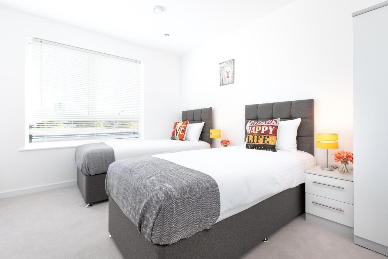 Skyvillion - Olympic View London Stratford Apartment Bagian luar foto