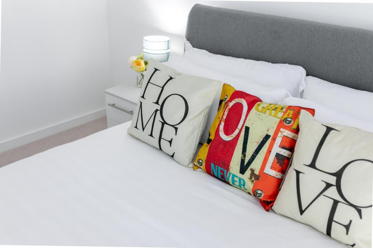 Skyvillion - Olympic View London Stratford Apartment Bagian luar foto