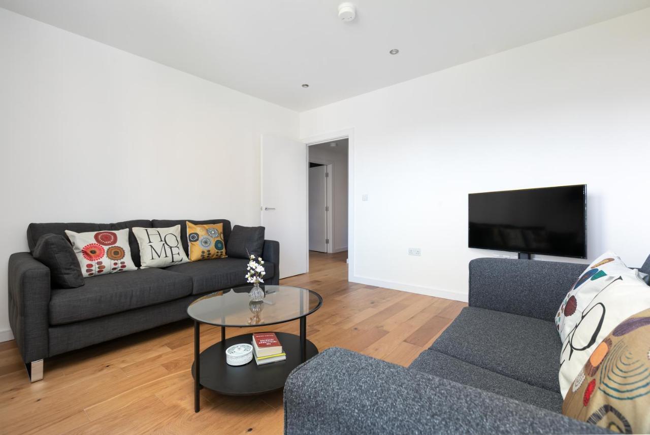 Skyvillion - Olympic View London Stratford Apartment Bagian luar foto