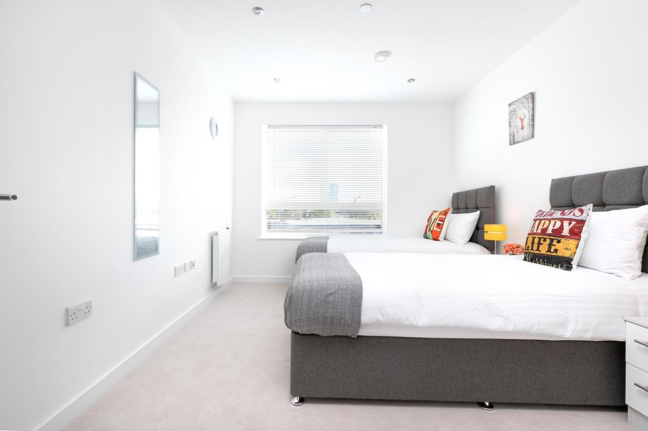 Skyvillion - Olympic View London Stratford Apartment Bagian luar foto