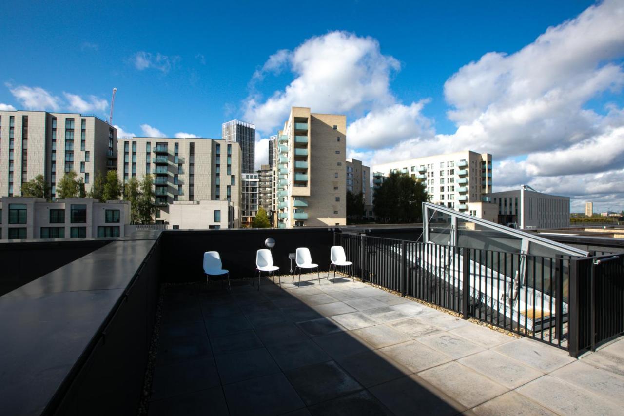 Skyvillion - Olympic View London Stratford Apartment Bagian luar foto