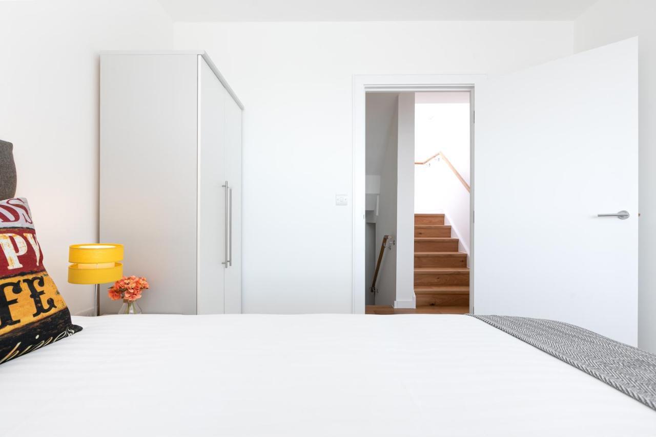 Skyvillion - Olympic View London Stratford Apartment Bagian luar foto